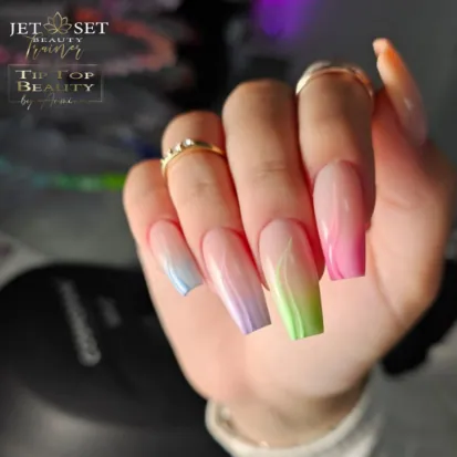 Nail Art mit Farbverlauf